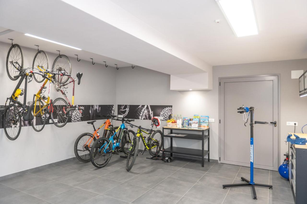 Raffy Family & Bike Hotel Diano Marina Exterior foto