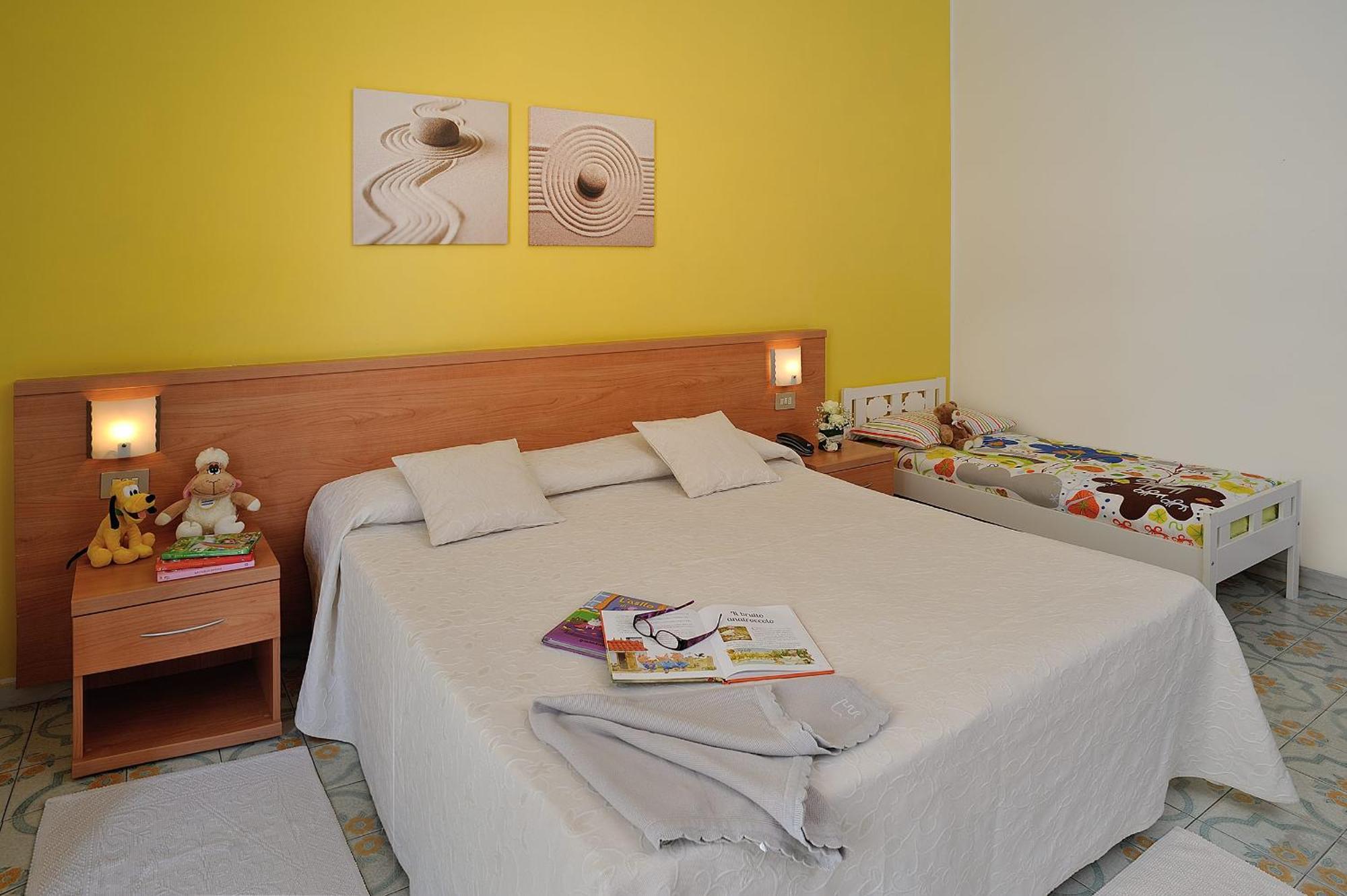 Raffy Family & Bike Hotel Diano Marina Quarto foto